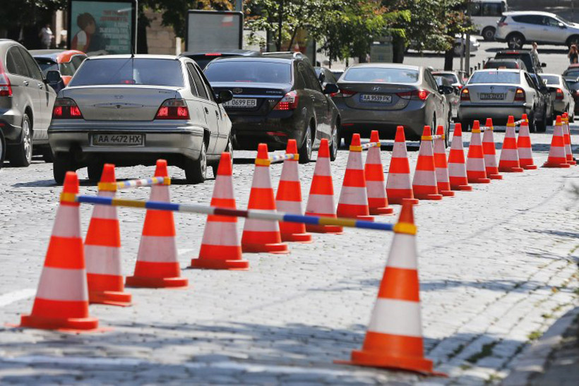 Незаконне резервування паркувальних місць у Києві Illegal-reservation-of-parking-spaces3.jpg