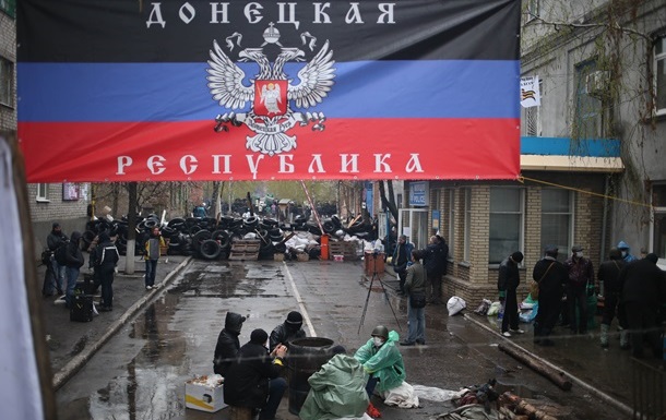 В Славянске неизвестные попытались захватить аэродром В Славянске неизвестные попытались захватить аэродром