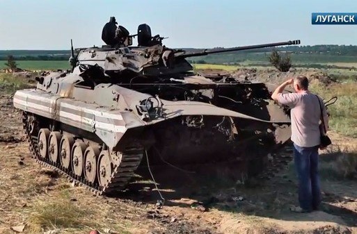 В сети появились кадры обстрелянных позиций украинских силовиков В сети появились кадры обстрелянных позиций украинских силовиков