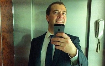 Хакеры отправили Медведева в отставку