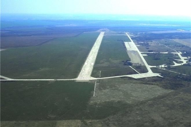 Украинские войска взяли под усиленную охрану военный аэродром в Краматорске Украинские войска взяли под усиленную охрану военный аэродром в Краматорске