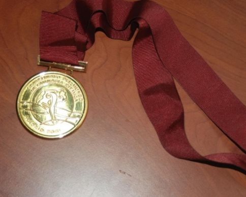 Чемпионка мира по гимнастике Наталья Годунко продала золотую медаль для нужд украинской армии Чемпионка мира по гимнастике Наталья Годунко продала золотую медаль для нужд украинской армии