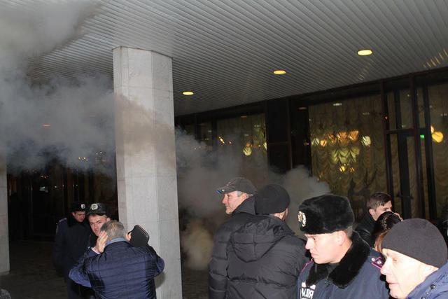 Срыв концерта Ани Лорак в Киеве. ВИДЕО+ФОТО Срыв концерта Ани Лорак в Киеве. ВИДЕО+ФОТО