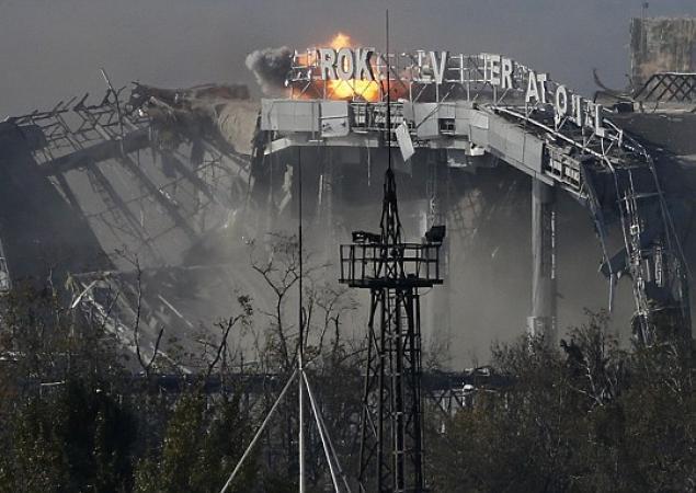 Несмотря на очередные попытки штурма, украинские воины удерживают аэропорт в Донецке Несмотря на очередные попытки штурма, украинские воины удерживают аэропорт в Донецке