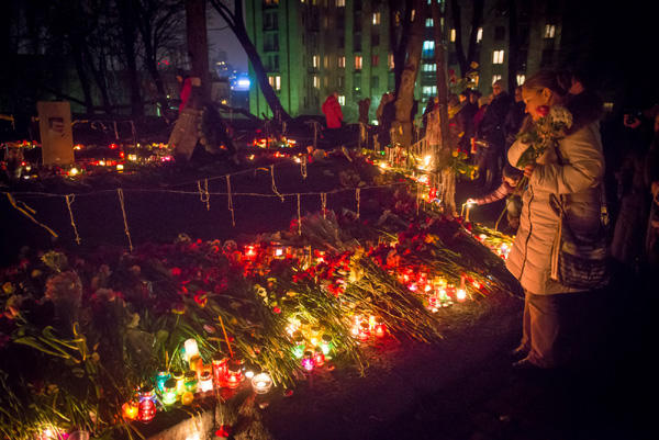 Майдан оплакивает Героев Небесной сотни. ФОТО+ ВИДЕО
