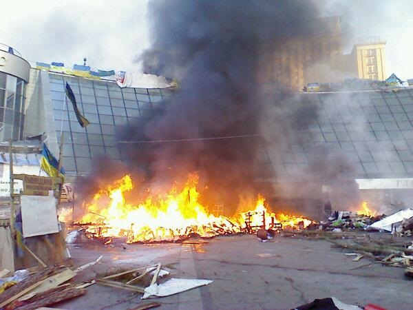 Начало наступления силовиков на Майдан Начало наступления силовиков на Майдан