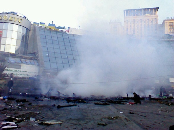 Начало наступления силовиков на Майдан Начало наступления силовиков на Майдан