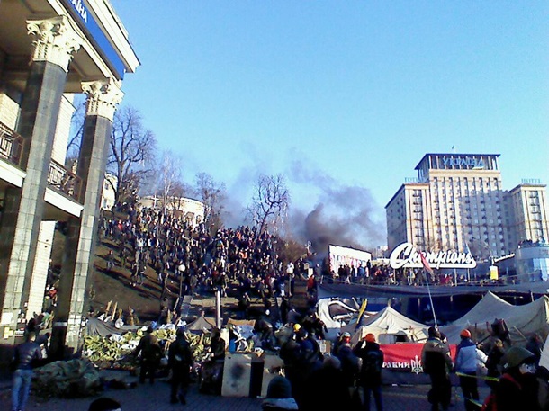 Начало наступления силовиков на Майдан Начало наступления силовиков на Майдан