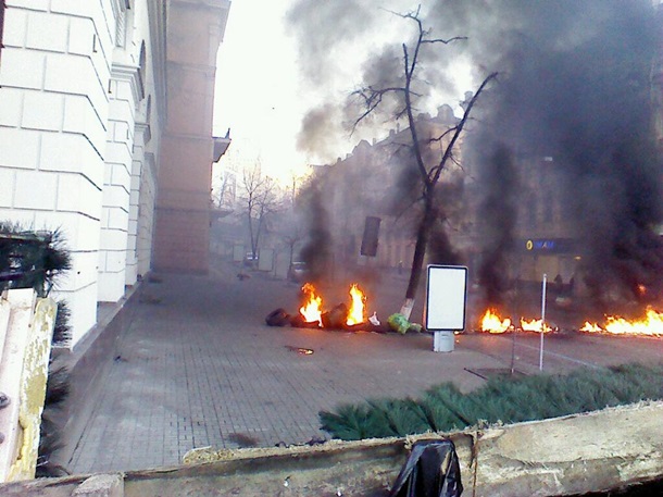 Начало наступления силовиков на Майдан Начало наступления силовиков на Майдан