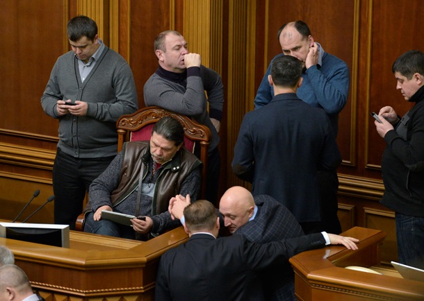 Блокирование работы Рады оппозицией и нападение Фарион на регионала Блокирование работы Рады оппозицией и нападение Фарион на регионала