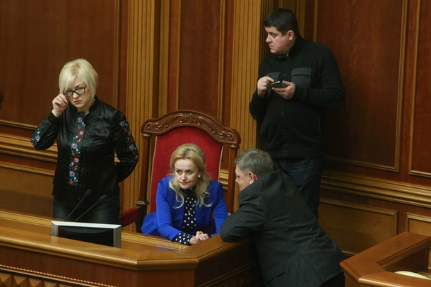 Блокирование работы Рады оппозицией и нападение Фарион на регионала Блокирование работы Рады оппозицией и нападение Фарион на регионала