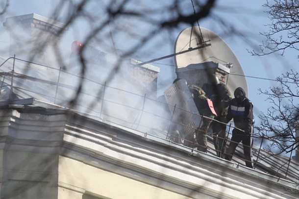 Противостояние на крышах в правительственном квартале Противостояние на крышах в правительственном квартале