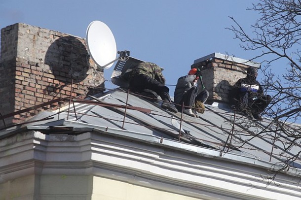 Противостояние на крышах в правительственном квартале Противостояние на крышах в правительственном квартале