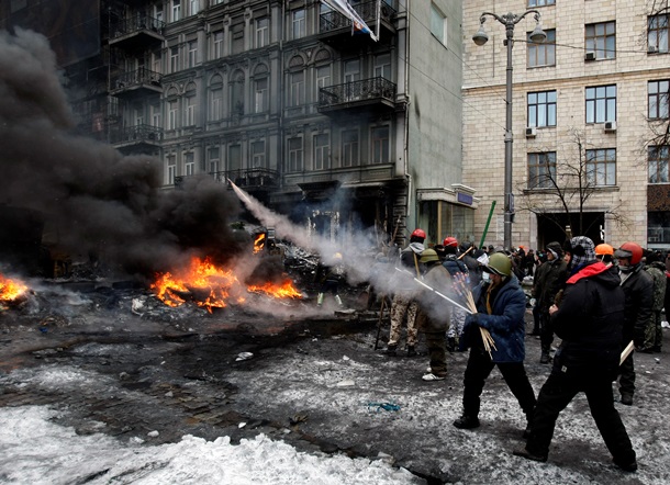 Пятый день противостояния на Грушевского. Фото-видерепортажи 23 января Пятый день противостояния на Грушевского. Фото-видерепортажи 23 января