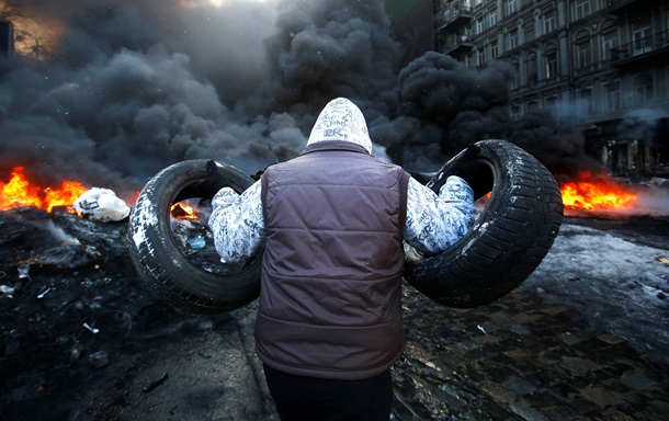 Пятый день противостояния на Грушевского. Фото-видерепортажи 23 января Пятый день противостояния на Грушевского. Фото-видерепортажи 23 января
