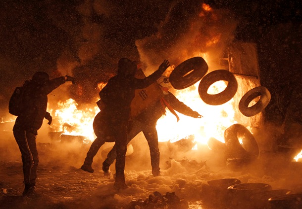 Пятый день противостояния на Грушевского. Фото-видерепортажи 23 января Пятый день противостояния на Грушевского. Фото-видерепортажи 23 января