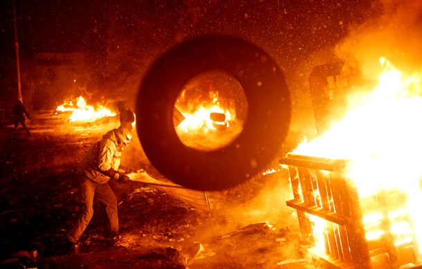 Пятый день противостояния на Грушевского. Фото-видерепортажи 23 января Пятый день противостояния на Грушевского. Фото-видерепортажи 23 января