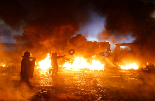 Пятый день противостояния на Грушевского. Фото-видерепортажи 23 января Пятый день противостояния на Грушевского. Фото-видерепортажи 23 января