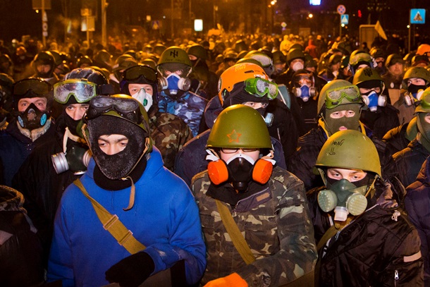 Недовольство оппозицией, захват зданий и молитва по убитым. Фото главных событий в Киеве 24 января Недовольство оппозицией, захват зданий и молитва по убитым. Фото главных событий в Киеве 24 января