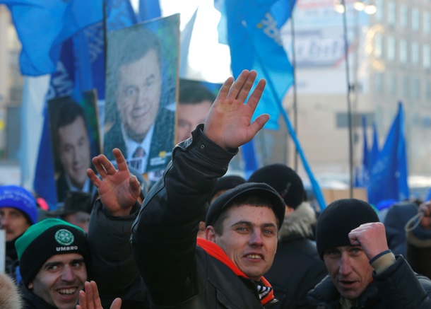 Азаров на Европейской площади. Фоторепортаж с митинга ПР в Киеве Азаров на Европейской площади. Фоторепортаж с митинга ПР в Киеве