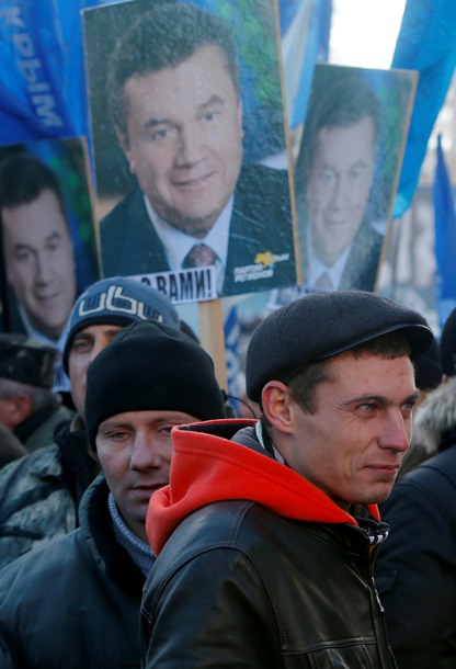 Азаров на Европейской площади. Фоторепортаж с митинга ПР в Киеве Азаров на Европейской площади. Фоторепортаж с митинга ПР в Киеве