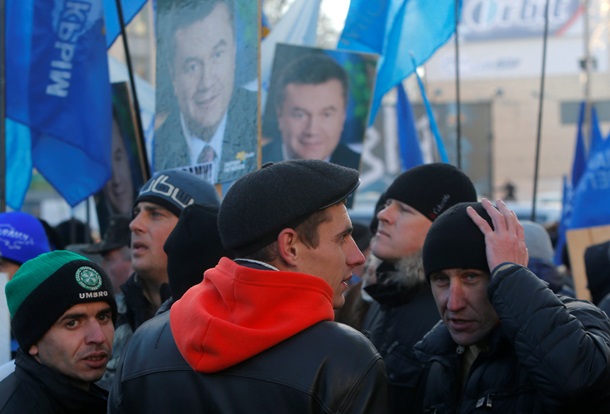 Азаров на Европейской площади. Фоторепортаж с митинга ПР в Киеве Азаров на Европейской площади. Фоторепортаж с митинга ПР в Киеве
