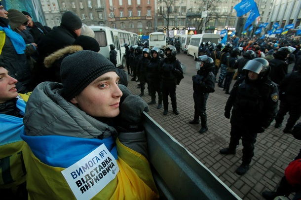 Азаров на Европейской площади. Фоторепортаж с митинга ПР в Киеве Азаров на Европейской площади. Фоторепортаж с митинга ПР в Киеве