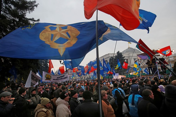 Азаров на Европейской площади. Фоторепортаж с митинга ПР в Киеве Азаров на Европейской площади. Фоторепортаж с митинга ПР в Киеве