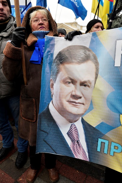Азаров на Европейской площади. Фоторепортаж с митинга ПР в Киеве Азаров на Европейской площади. Фоторепортаж с митинга ПР в Киеве