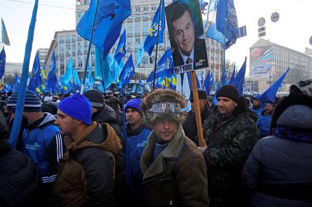 Азаров на Европейской площади. Фоторепортаж с митинга ПР в Киеве Азаров на Европейской площади. Фоторепортаж с митинга ПР в Киеве