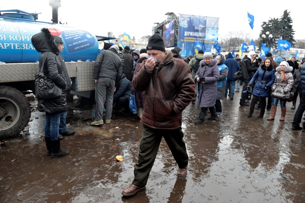 Все ради бюджета. ФотоРепортаж с митинга сторонников Партии регионов под Радой Все ради бюджета. ФотоРепортаж с митинга сторонников Партии регионов под Радой
