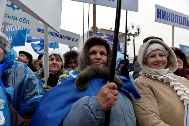 Все ради бюджета. ФотоРепортаж с митинга сторонников Партии регионов под Радой