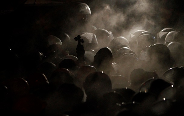 Начало штурма Евромайдана. Фоторепортаж из центра Киева в ночь на 11 декабря Начало штурма Евромайдана. Фоторепортаж из центра Киева в ночь на 11 декабря