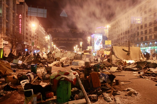 Начало штурма Евромайдана. Фоторепортаж из центра Киева в ночь на 11 декабря Начало штурма Евромайдана. Фоторепортаж из центра Киева в ночь на 11 декабря