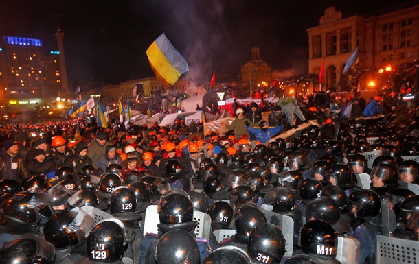 Начало штурма Евромайдана. Фоторепортаж из центра Киева в ночь на 11 декабря Начало штурма Евромайдана. Фоторепортаж из центра Киева в ночь на 11 декабря