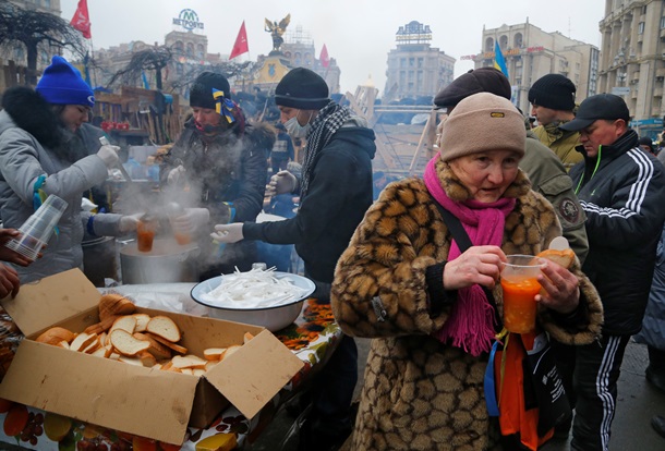 На Евромайдане в Киеве появилась Стена плача и борьбы На Евромайдане в Киеве появилась Стена плача и борьбы