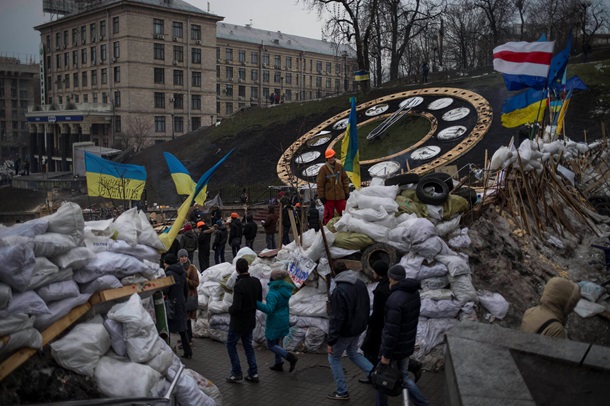 На Евромайдане в Киеве появилась Стена плача и борьбы На Евромайдане в Киеве появилась Стена плача и борьбы