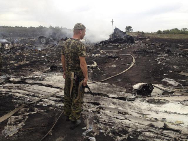 Последствия расстрела российскими боевиками малайзийского Боинга. ФОТОрепортаж