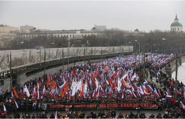 В марше памяти Бориса Немцова в Москве приняли участие более 50 тысяч человек. ФОТОрепортаж В марше памяти Бориса Немцова в Москве приняли участие более 50 тысяч человек. ФОТОрепортаж