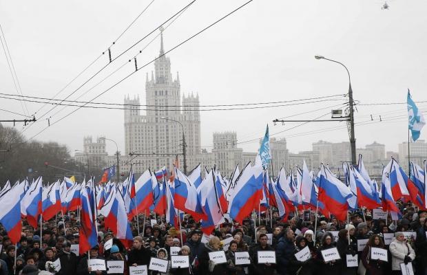 В марше памяти Бориса Немцова в Москве приняли участие более 50 тысяч человек. ФОТОрепортаж В марше памяти Бориса Немцова в Москве приняли участие более 50 тысяч человек. ФОТОрепортаж