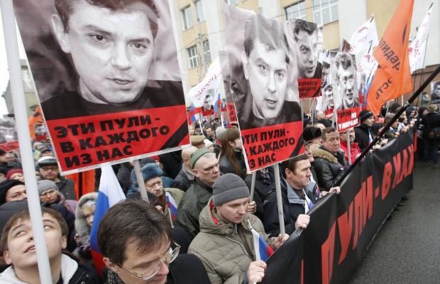 В марше памяти Бориса Немцова в Москве приняли участие более 50 тысяч человек. ФОТОрепортаж В марше памяти Бориса Немцова в Москве приняли участие более 50 тысяч человек. ФОТОрепортаж