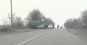 Народное ополчение сооружает блокпосты на въезде в Николаев для защиты от сепаратистов Народное ополчение сооружает блокпосты на въезде в Николаев для защиты от сепаратистов