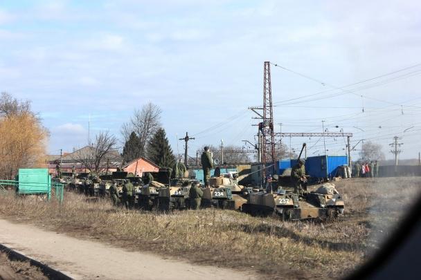 Россия окружила Украину с трех сторон. У границы 100 тысяч военных и более 500 танков. КАРТА+ФОТО Россия окружила Украину с трех сторон. У границы 100 тысяч военных и более 500 танков. КАРТА+ФОТО