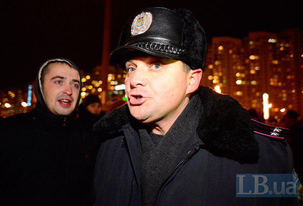 На скандальной стройке в Киеве милиция избила активистов и местных жителей. ФОТОрепортаж+ВИДЕО На скандальной стройке в Киеве милиция избила активистов и местных жителей. ФОТОрепортаж+ВИДЕО