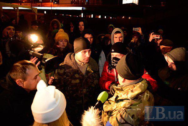 На скандальной стройке в Киеве милиция избила активистов и местных жителей. ФОТОрепортаж+ВИДЕО На скандальной стройке в Киеве милиция избила активистов и местных жителей. ФОТОрепортаж+ВИДЕО
