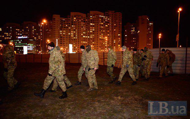На скандальной стройке в Киеве милиция избила активистов и местных жителей. ФОТОрепортаж+ВИДЕО На скандальной стройке в Киеве милиция избила активистов и местных жителей. ФОТОрепортаж+ВИДЕО