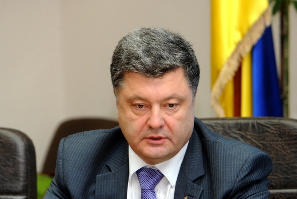 Порошенко отменил прекращение огня: Будем наступать и освобождать нашу землю. ВИДЕО Порошенко отменил прекращение огня: Будем наступать и освобождать нашу землю. ВИДЕО