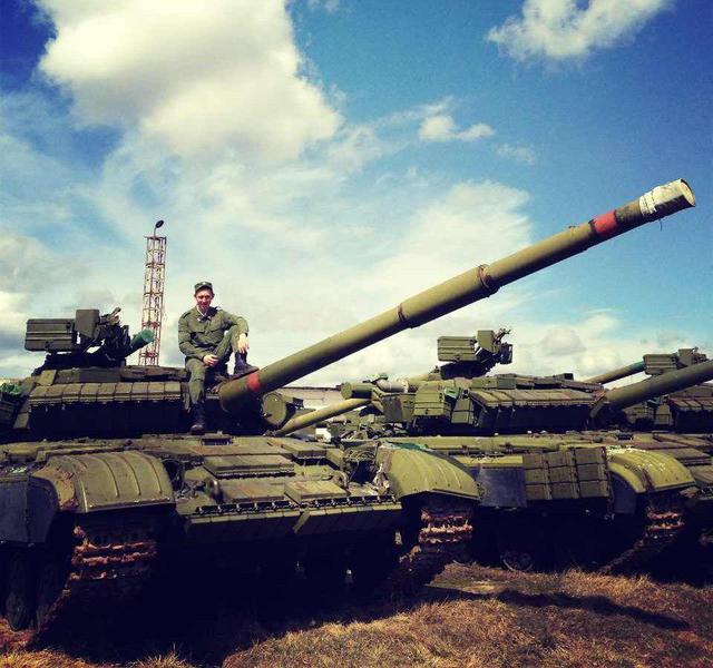 Россия самолетами и поездами отправляет террористам танки для войны на Донбассе. ФОТОрепортаж+ВИДЕО Россия самолетами и поездами отправляет террористам танки для войны на Донбассе. ФОТОрепортаж+ВИДЕО