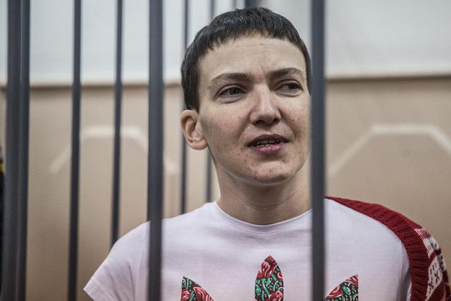 Савченко весит 50 кг, все вены исколоты, она еле говорит, но отступать не собирается, - Тимошенко. ФОТОрепортаж Савченко весит 50 кг, все вены исколоты, она еле говорит, но отступать не собирается, - Тимошенко. ФОТОрепортаж