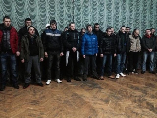 Масштабы экспансии титушек на Киев впечатляют. Только вчера отловили более двухсот гопников Масштабы экспансии титушек на Киев впечатляют. Только вчера отловили более двухсот гопников